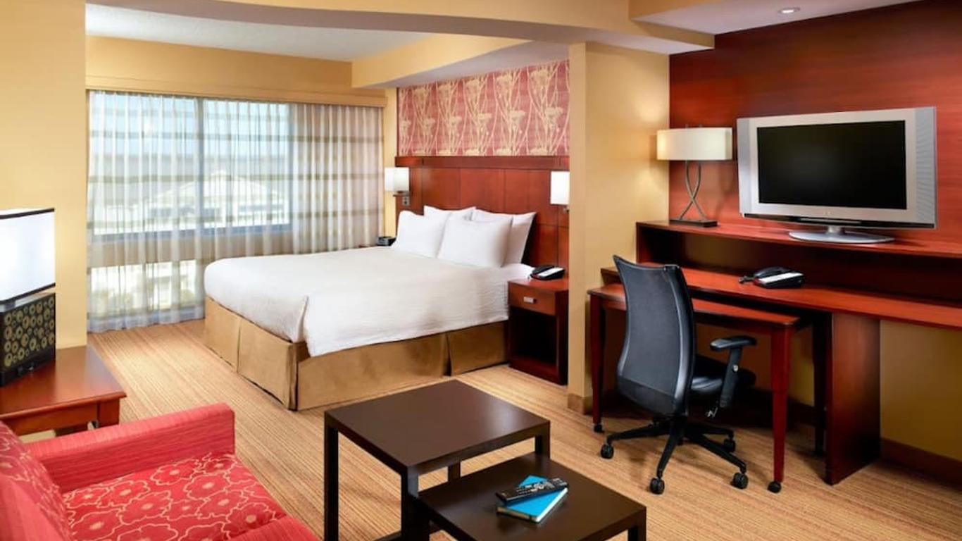 Courtyard by Marriott Clarksville