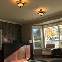 Riverland Inn & Suites