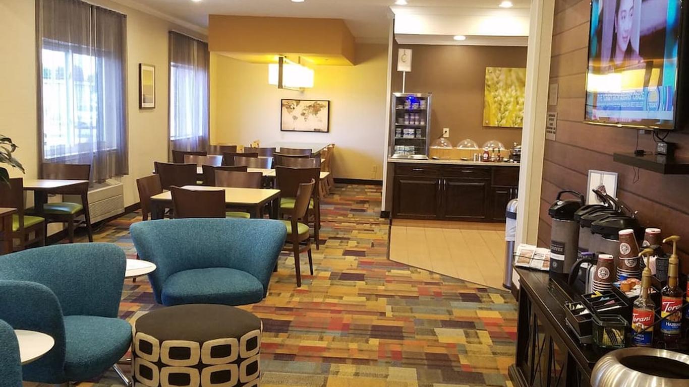 AmericInn by Wyndham Moline Airport/ Quad Cities