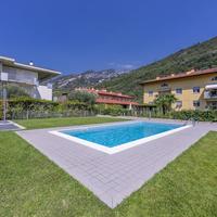 Torbole Relax, Pool & Balcony Apartment