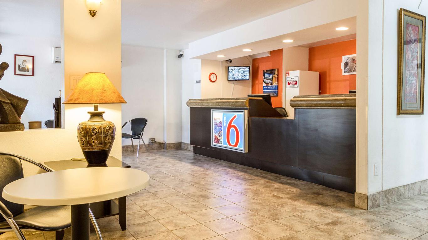 Motel 6 Glendale Az