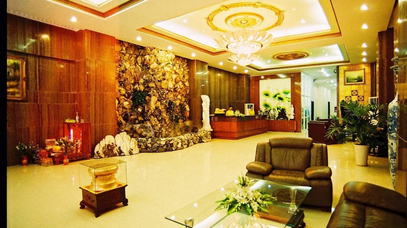 Classic Hoang Long Hotel