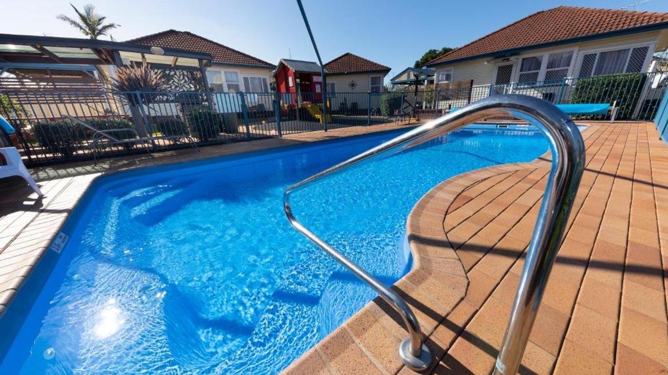 Forster Holiday Village