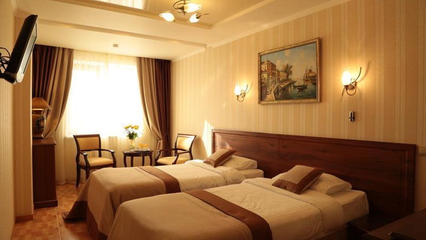 Platan Yuzhniy Hotel