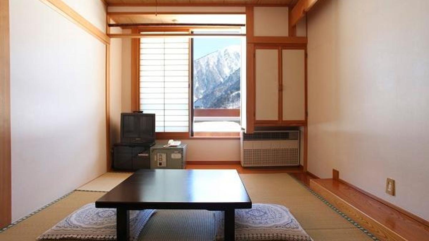 Nakanoyu Onsen Ryokan