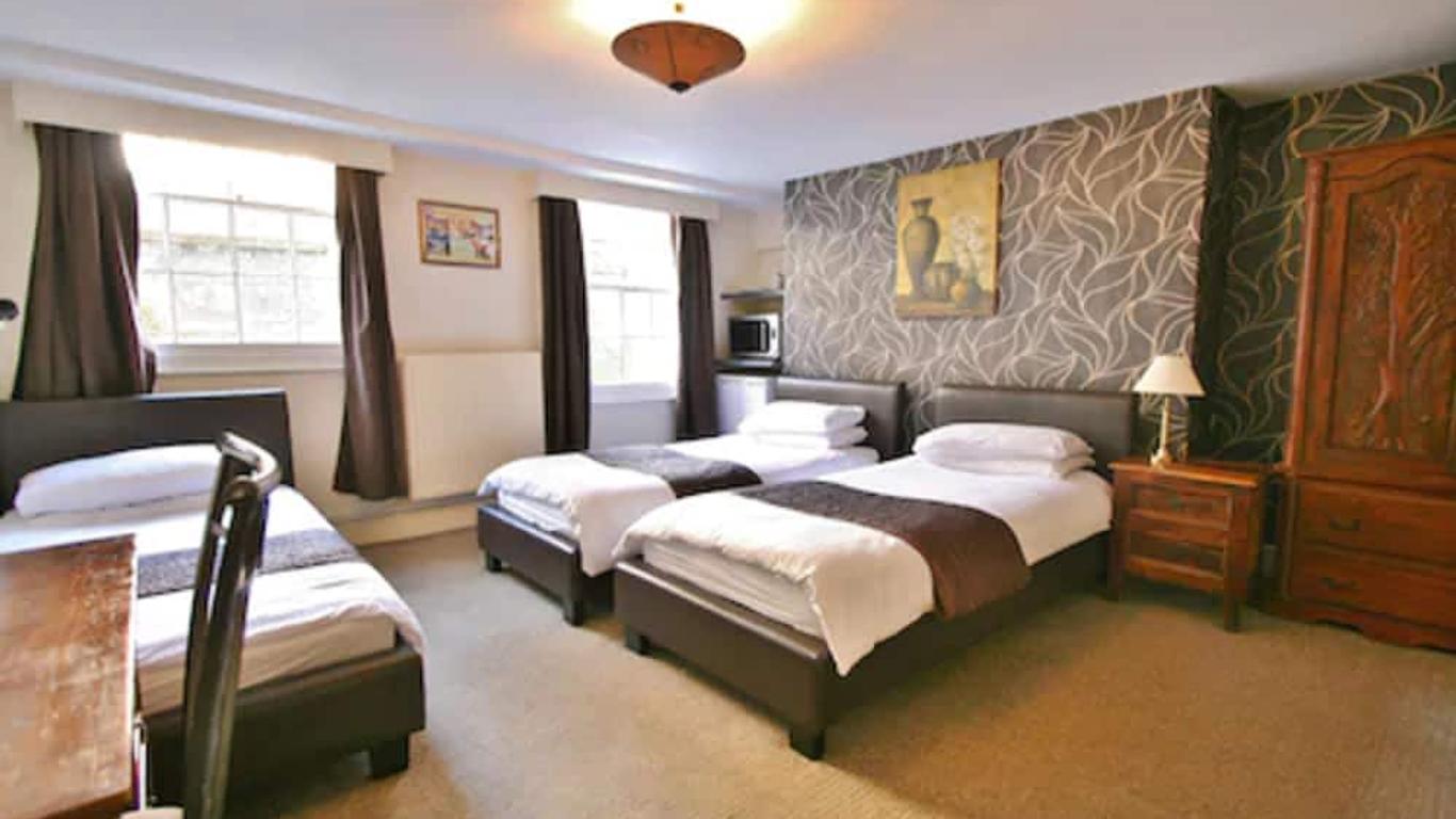 Central Hotel Cheltenham by Roomsbooked