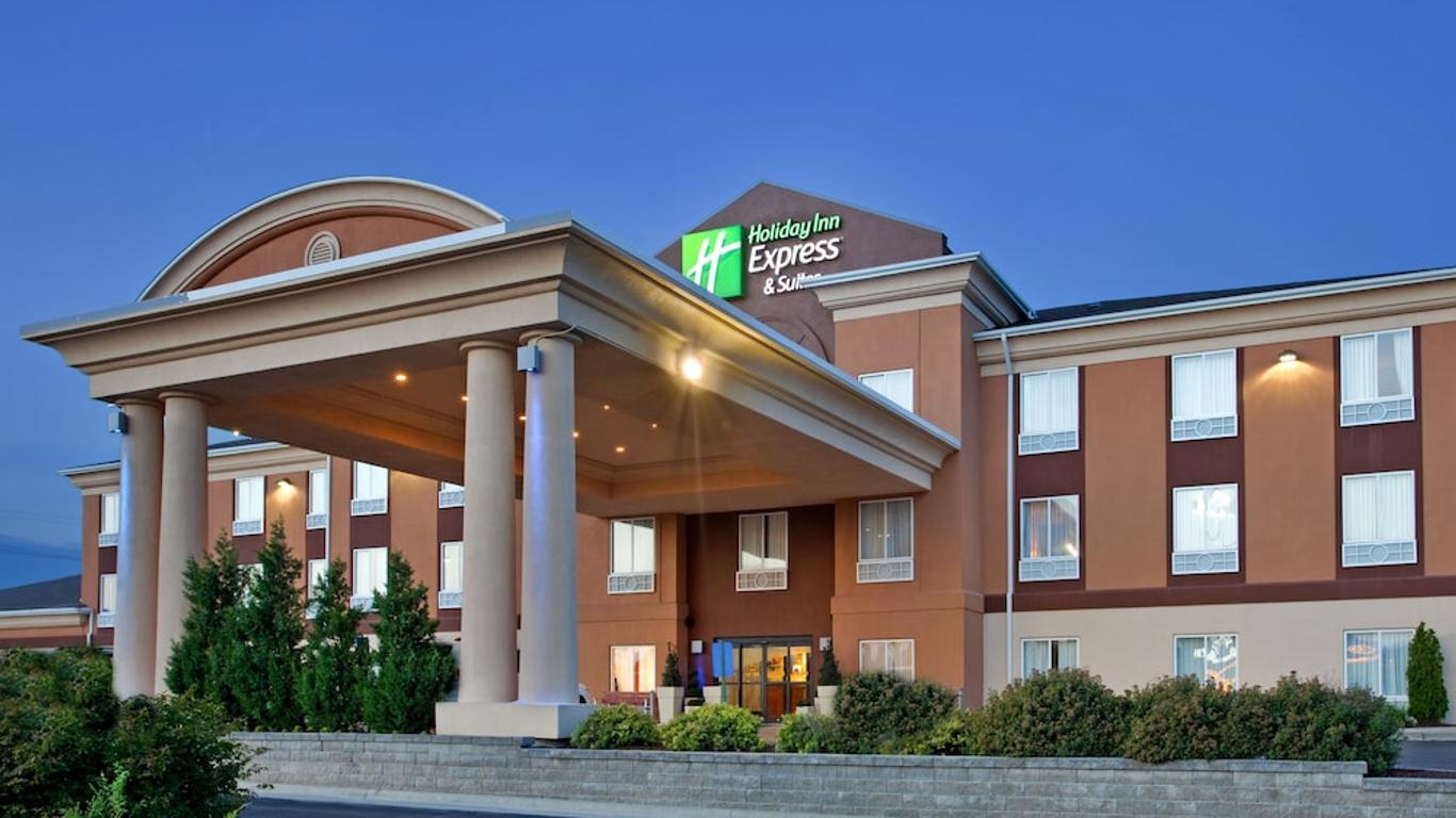 Holiday Inn Express & Suites Lawrence